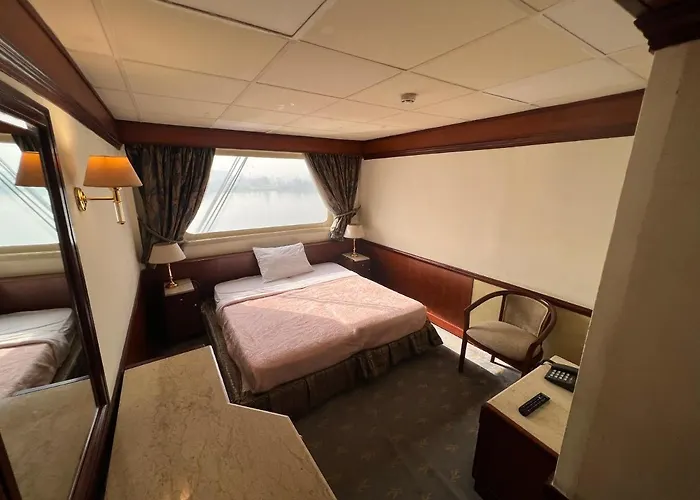 Mimi Queen Nile Cruise &Diamondhotel