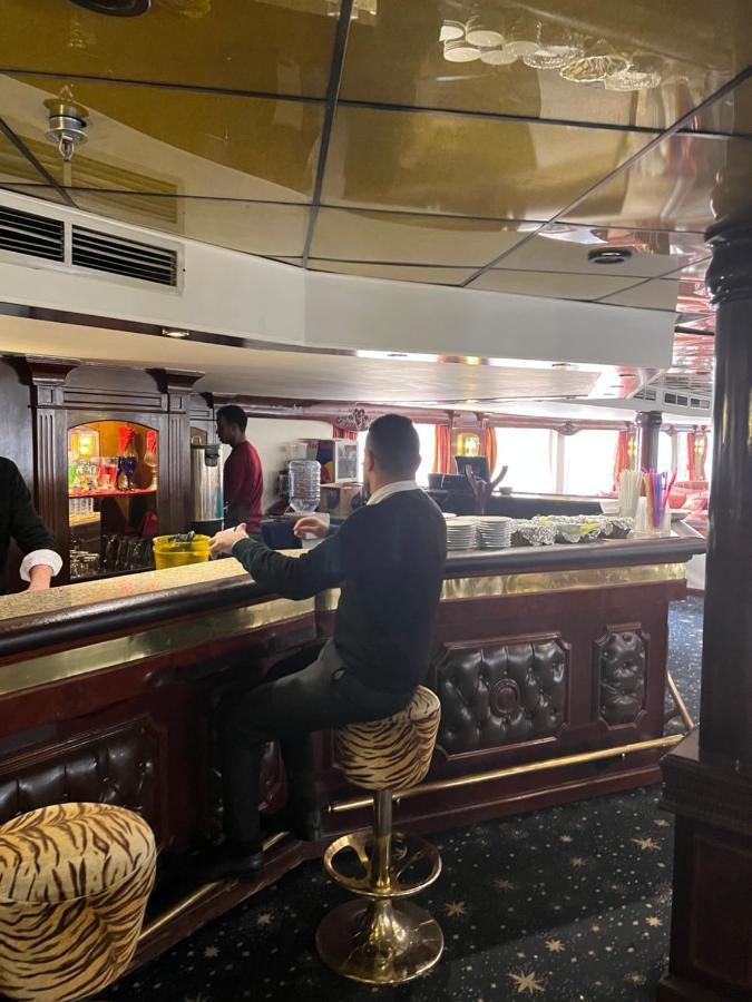 Botel Mimi Queen Nile Cruise &diamondhotel Cairo
