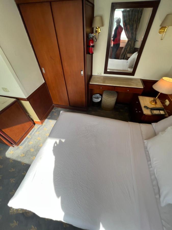 Botel Mimi Queen Nile Cruise &diamondhotel