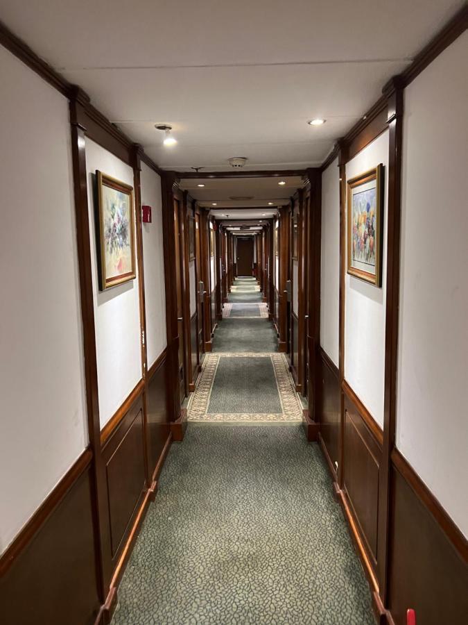 Botel Mimi Queen Nile Cruise &diamondhotel Cairo