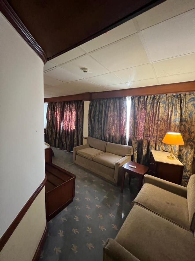 Mimi Queen Nile Cruise &diamondhotel Cairo